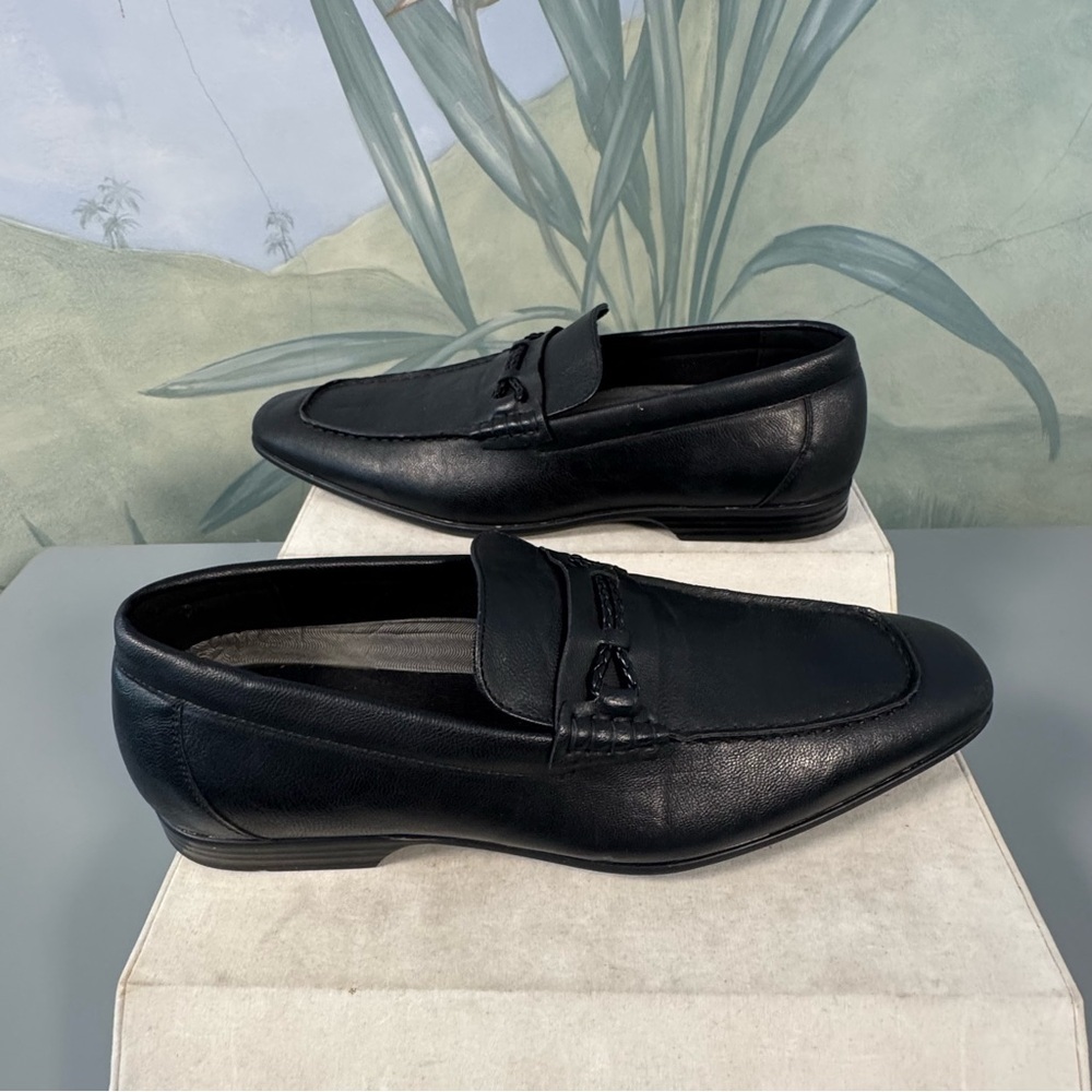 Van Heusen Men's Black Loafers, size 8.5, NWOT - Picture 1 of 11